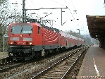 Rudolstadt 2004: Regionalbahn mit 143 am Bahnsteig